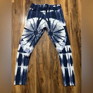 VENUS Blue and White Geometric Leggings